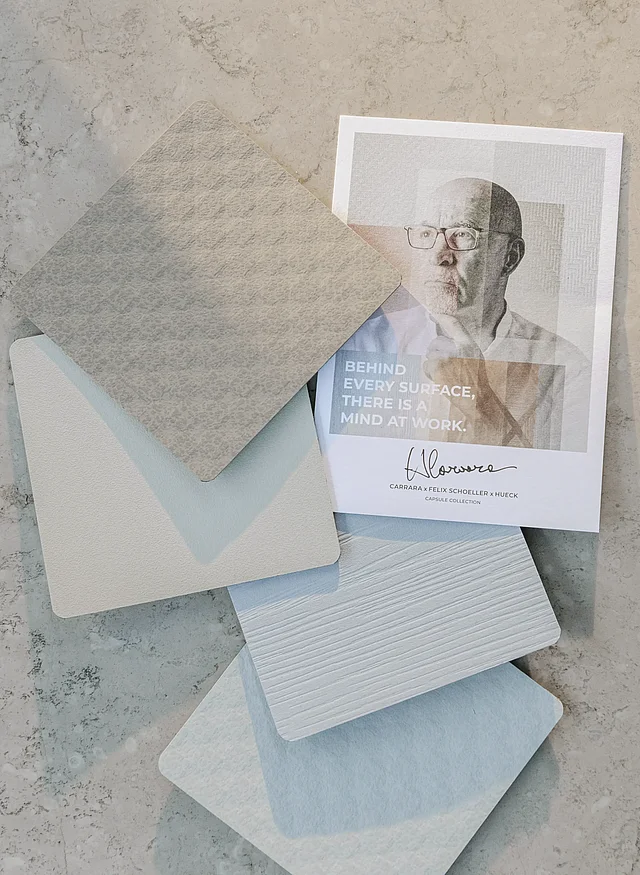 Verschiedene Papier- und Oberflächenmuster in Farben und Strukturen für die Capsule Collection von Carrara, Felix Schoeller und Hueck