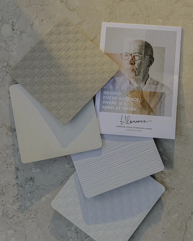 Verschiedene Papier- und Oberflächenmuster in Farben und Strukturen für die Capsule Collection von Carrara, Felix Schoeller und Hueck